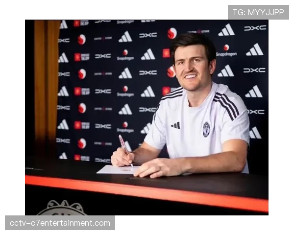 曼联中卫危机加剧，约罗伤缺马奎尔停赛仅剩一名主力可用